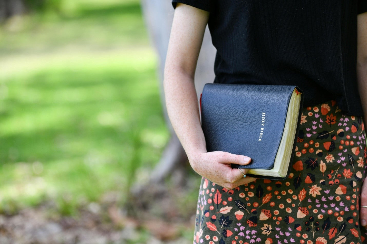 Popular Color Palettes and Their Meanings in Christian Women’s Apparel